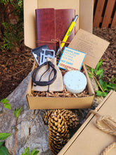 Load image into Gallery viewer, Men's Gift Box: Selfcare Box for Men, Handy Dad, Husband Gift Set, Care Package for Him, Fathers Day Gift, Male Coworker Gift, Corporate