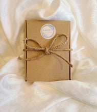 Load image into Gallery viewer, Men's Gift Box: Selfcare Box for Men, Handy Dad, Husband Gift Set, Care Package for Him, Fathers Day Gift, Male Coworker Gift, Corporate