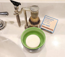 Load image into Gallery viewer, Men's Gift Box: Selfcare Box for Men, Handy Dad, Husband Gift Set, Care Package for Him, Fathers Day Gift, Male Coworker Gift, Corporate